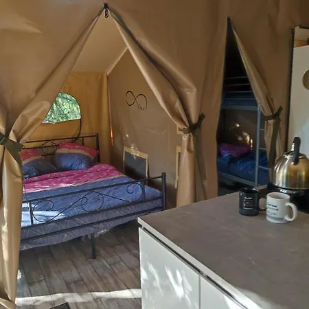 Des Vignes Parque de Campismo Dun